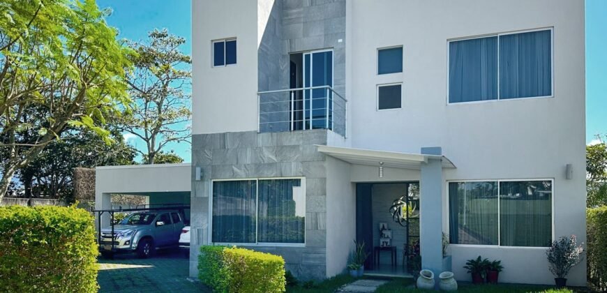 Elegant Two-Story Home in Estancia del Sol — Turrúcares, Alajuela