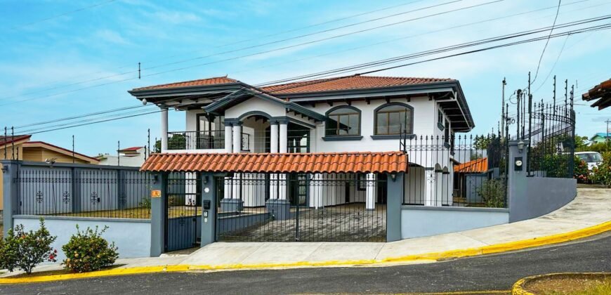 Spectacular 500 m² Luxury Home in La Guaria — Grecia, Alajuela